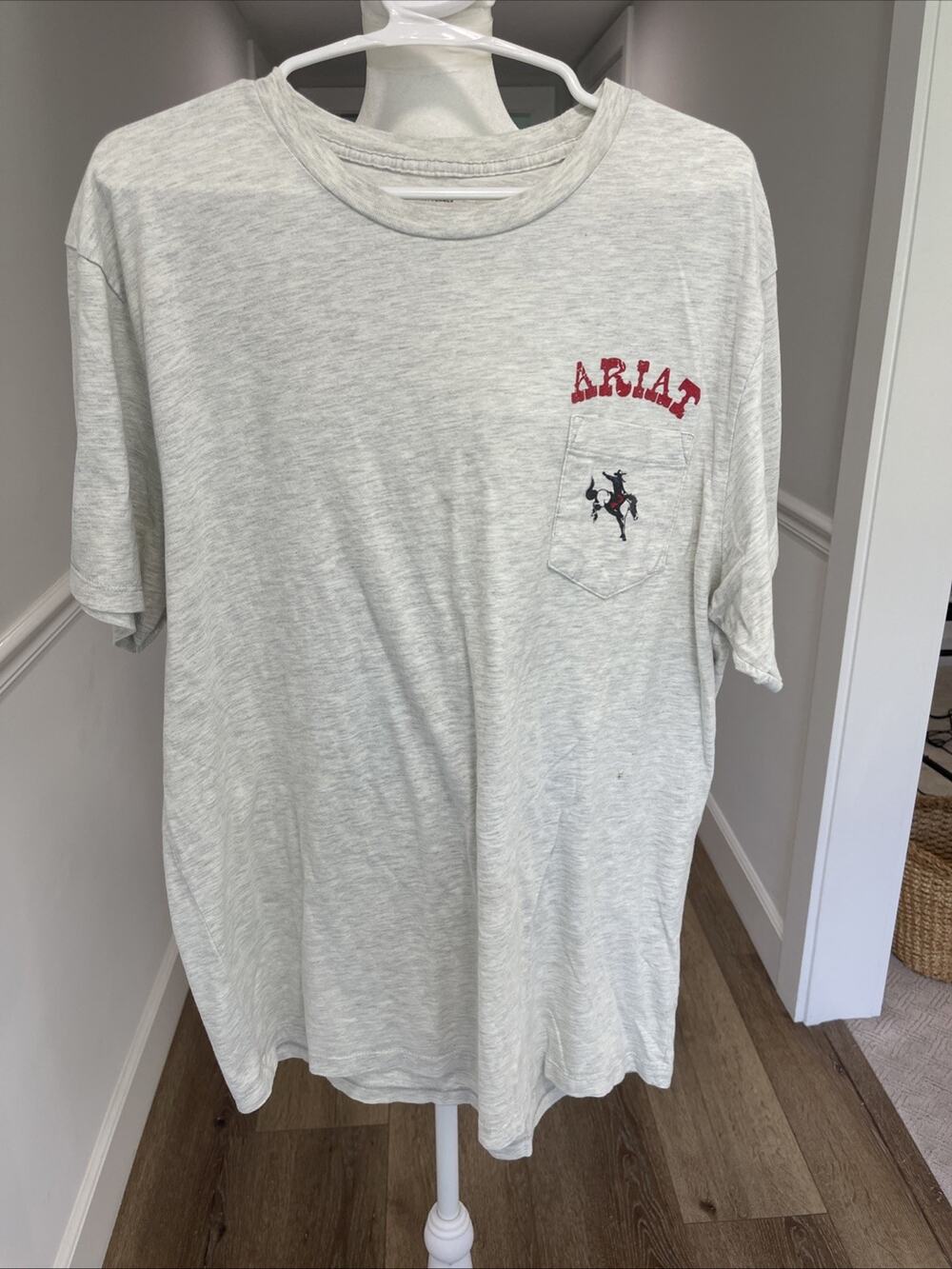 Ariat T-Shirt Grey Pocket T Shirt Rodeo Cowboy Bronco Size XL Short Sleeve